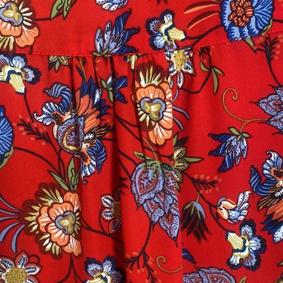 Chelsea & Theodore Women's Red Floral Tunic Long Sleeve Crossover Top Size Large - Picture 6 of 8